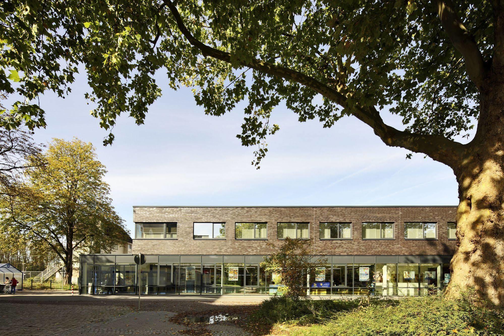 Petul Apart Hotel Am Ruhrbogen Bochum Exterior photo